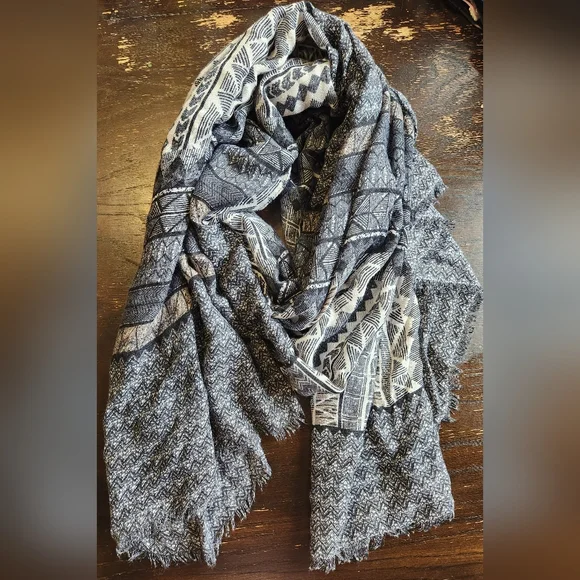 Scarf - Picture 2 of 2